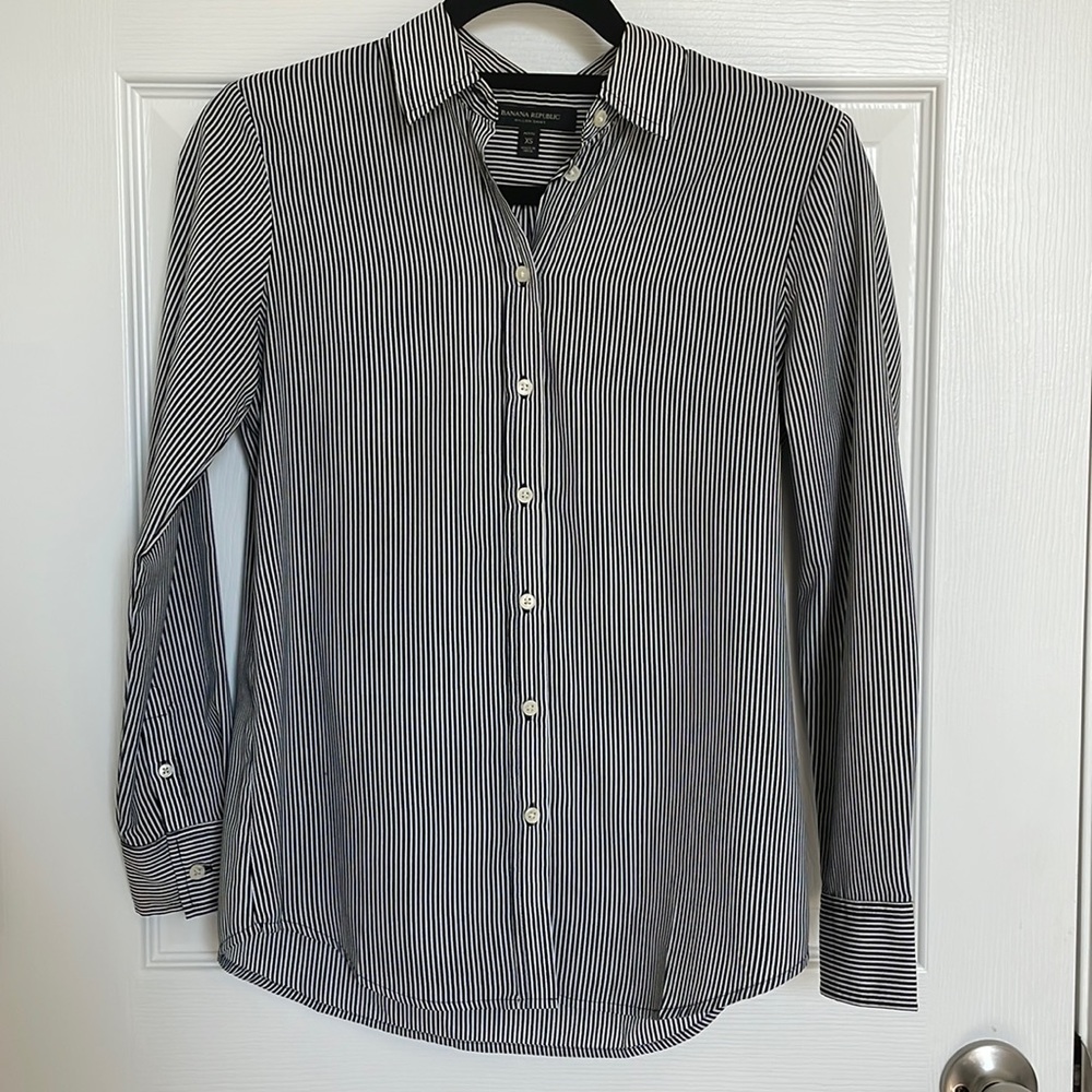 Banana Republic Button Down Dillon Top, size petite XS